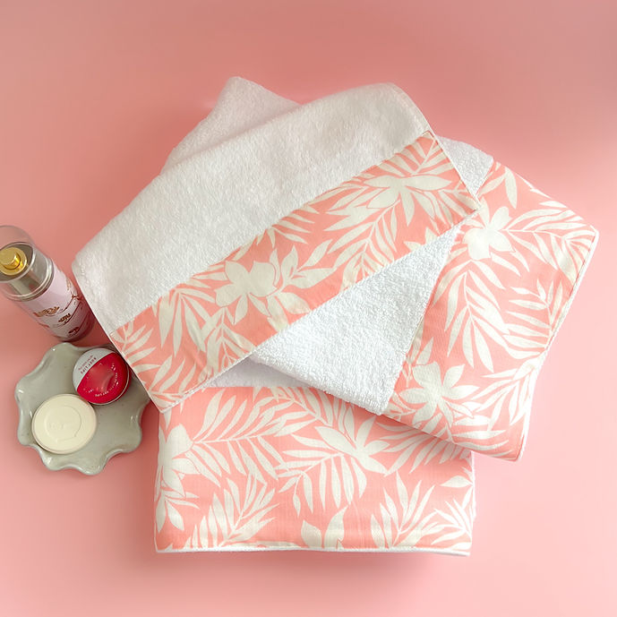 TELA Pink Leaves 

 Hand/ Medium Towel