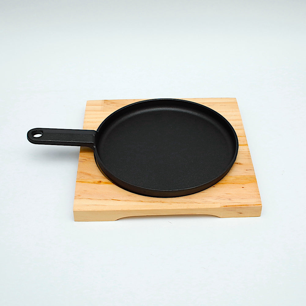 Cast Iron round pan with wooden base